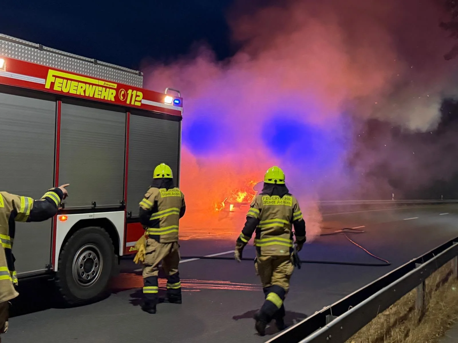 Pkw brennt auf der Uesener Feldstraße