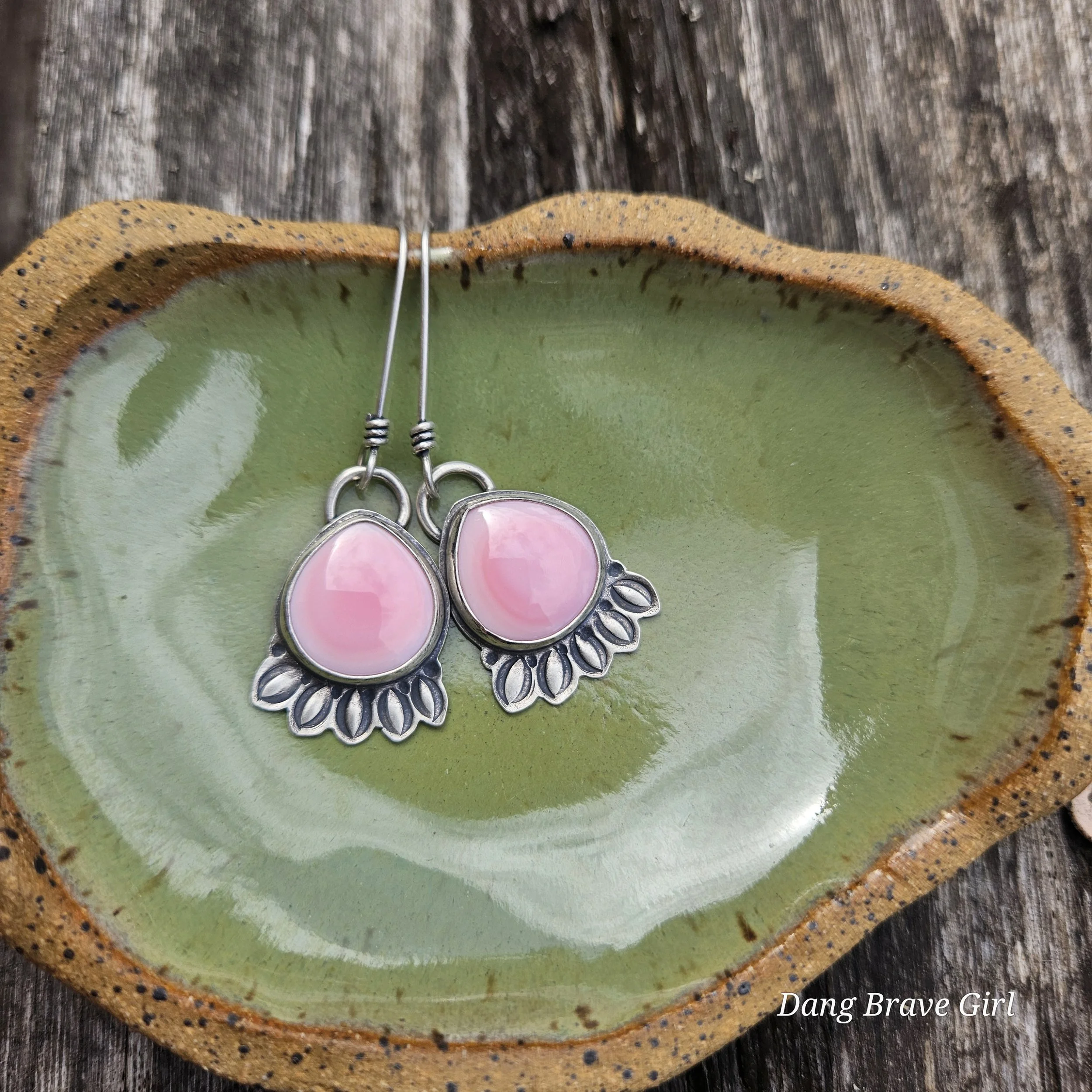 pink conch shell earrings