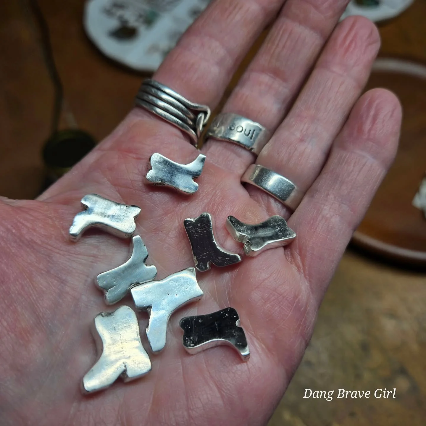 Have boots, will travel....
Spent all day on these.... so when I say 'slowmade', I mean it. But they are worth every minute. Tomorrow I'll stamp some designs on them, add some bails and before you know it these boots are ready for some scootin'.
#b