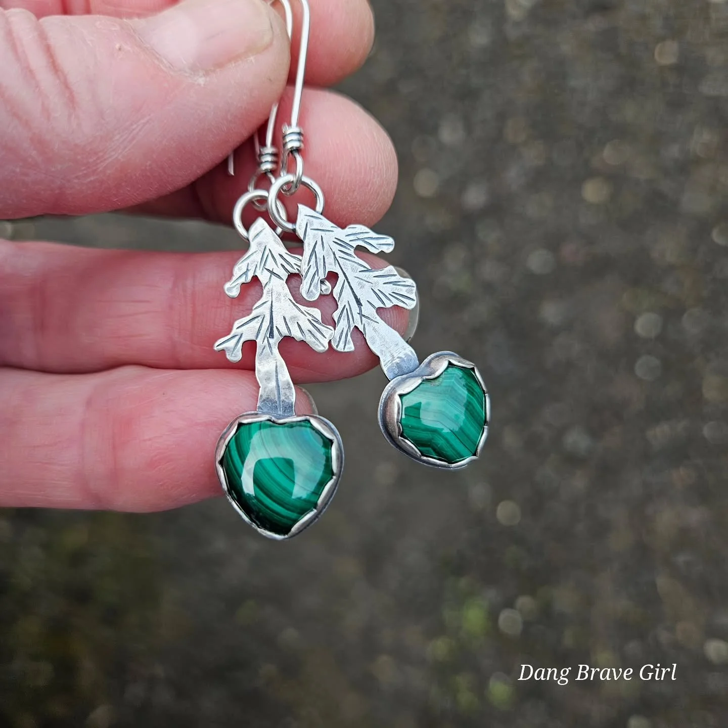 🌲 Rooted in love 💚.... in case you were wondering if there will be earrings in tomorrow's Love Collection... here are 3 of the 7 pairs. 

Wishing you all a wonderful Wednesday!