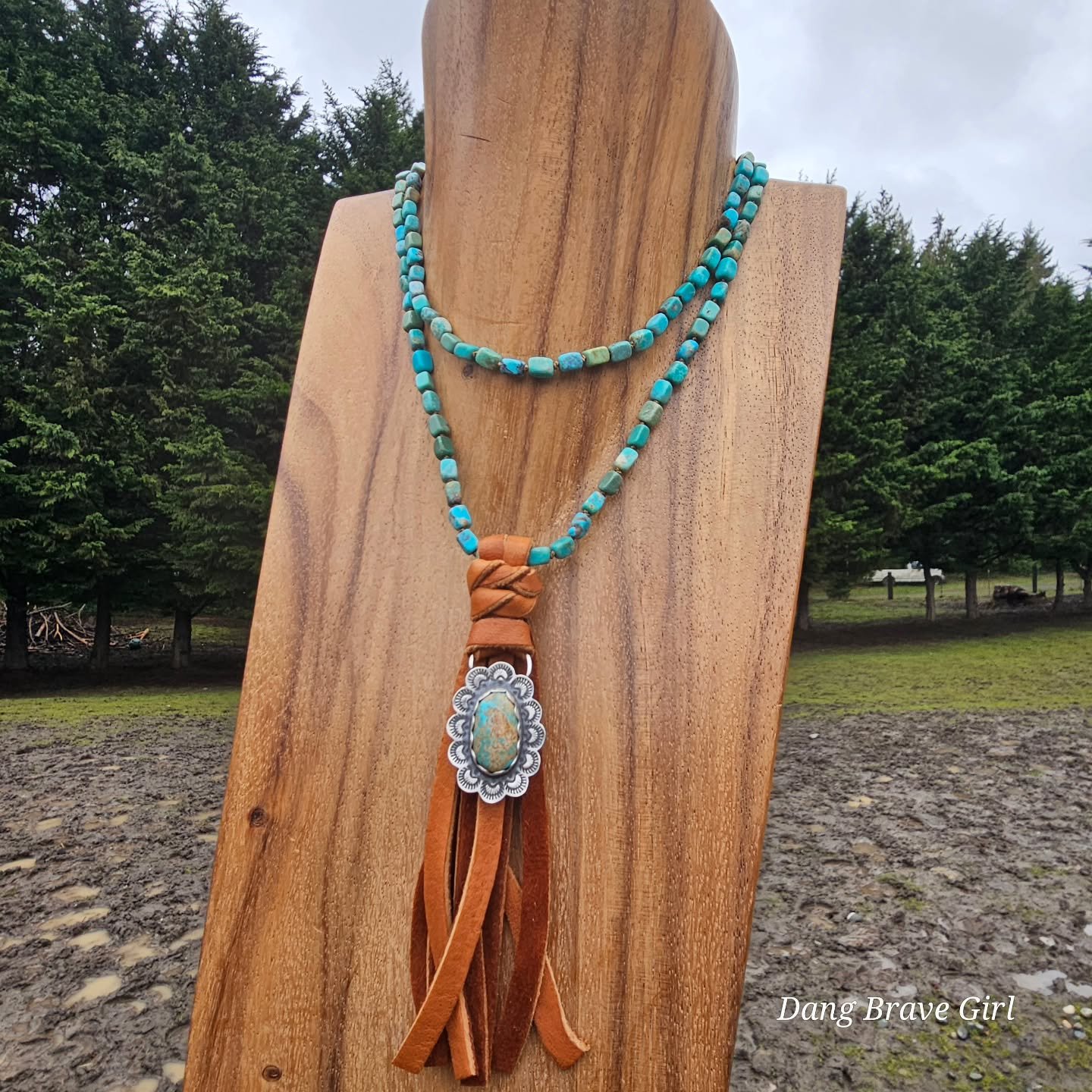 Happy Mala Monday 📿

Turquoise is what it's all about with this one.... hand knotted...natural Turquoise...leather tassel...Turquoise and sterling silver pendant....hand stamped details. 

New to the shop tonight....