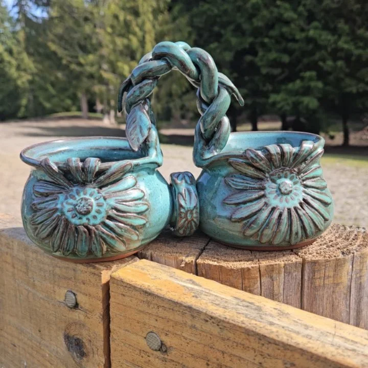 I always have helpers when I take pictures on the pasture fence! I can guarantee these are 🐴 approved. I left the original audio because I love the sounds around here... you never know what might get! 

The Keep Blooming Flower 'Basket' is so sweet 