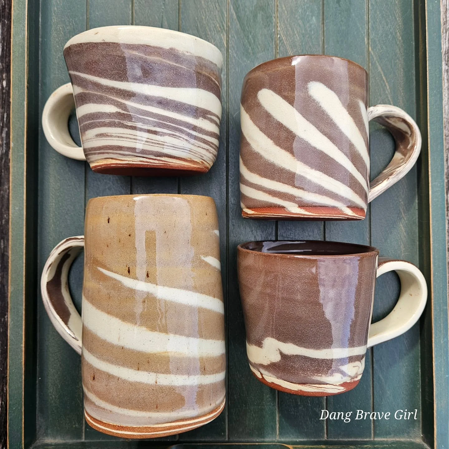 🍦All I can see and think of is ice cream swirl cones when I look at these mugs! 
The DBH used 2 kinds of clay at the wheel, blending them together to create these cool mugs. I guess it wasn't easy but I LOVE the result! 

And who else is old enough 