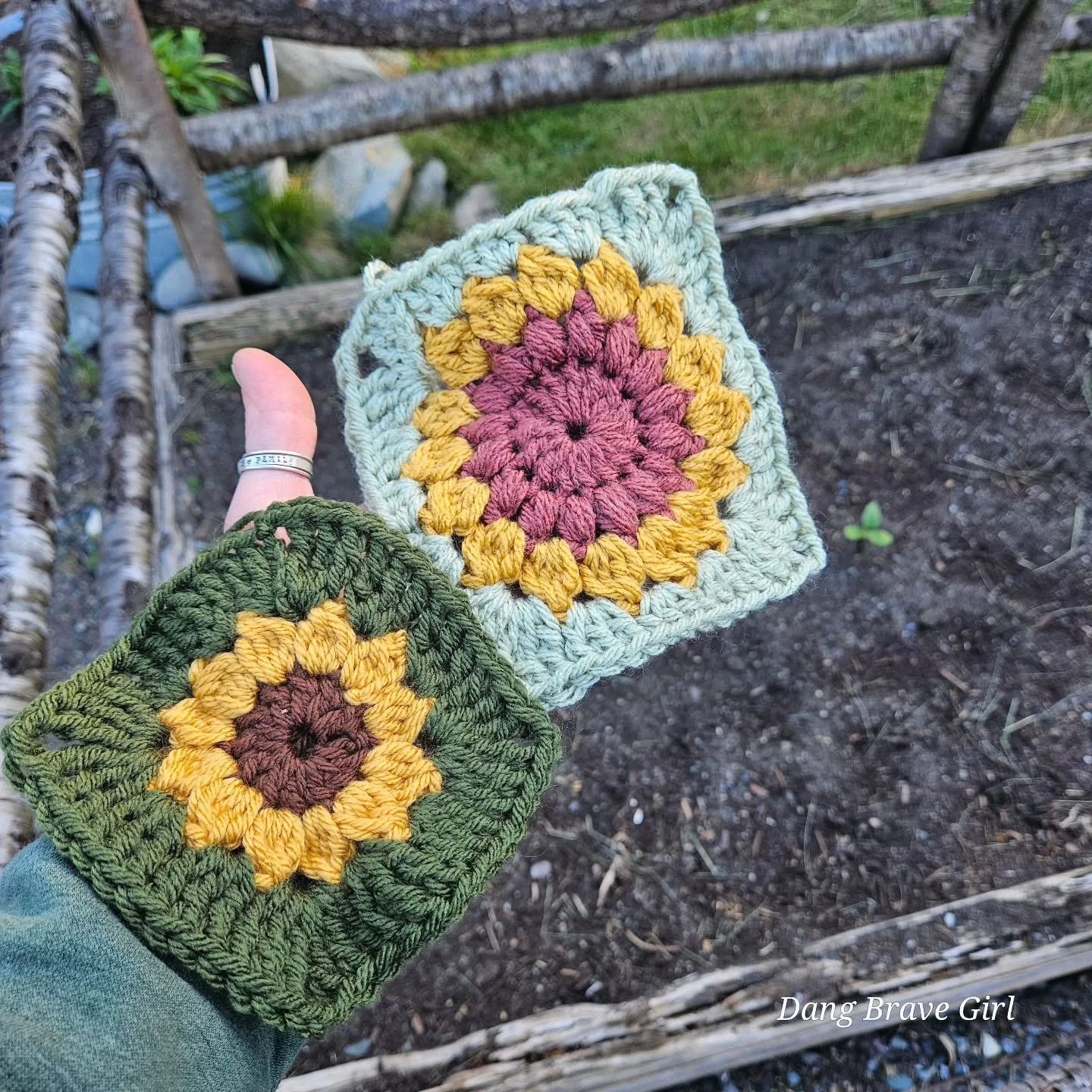 I figured it was time..... I'll be making these while I wait for the others to come up and shine 🌻....

Hi, my name is Jamie and I love sunflowers. I grow them, I make jewelry to honor them and now I crochet them. Unlikely to stop anytime soon. 

🌻