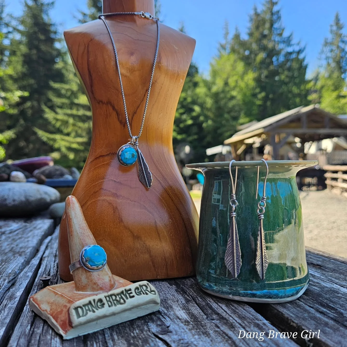 Good morning ☀️

Apparently I have a mind for sets and pairing things together....I didn't plan for this but once I got rolling I definitely followed the lead. 
I can also appreciate 'simple' looking pieces, the kind you reach for often because they 