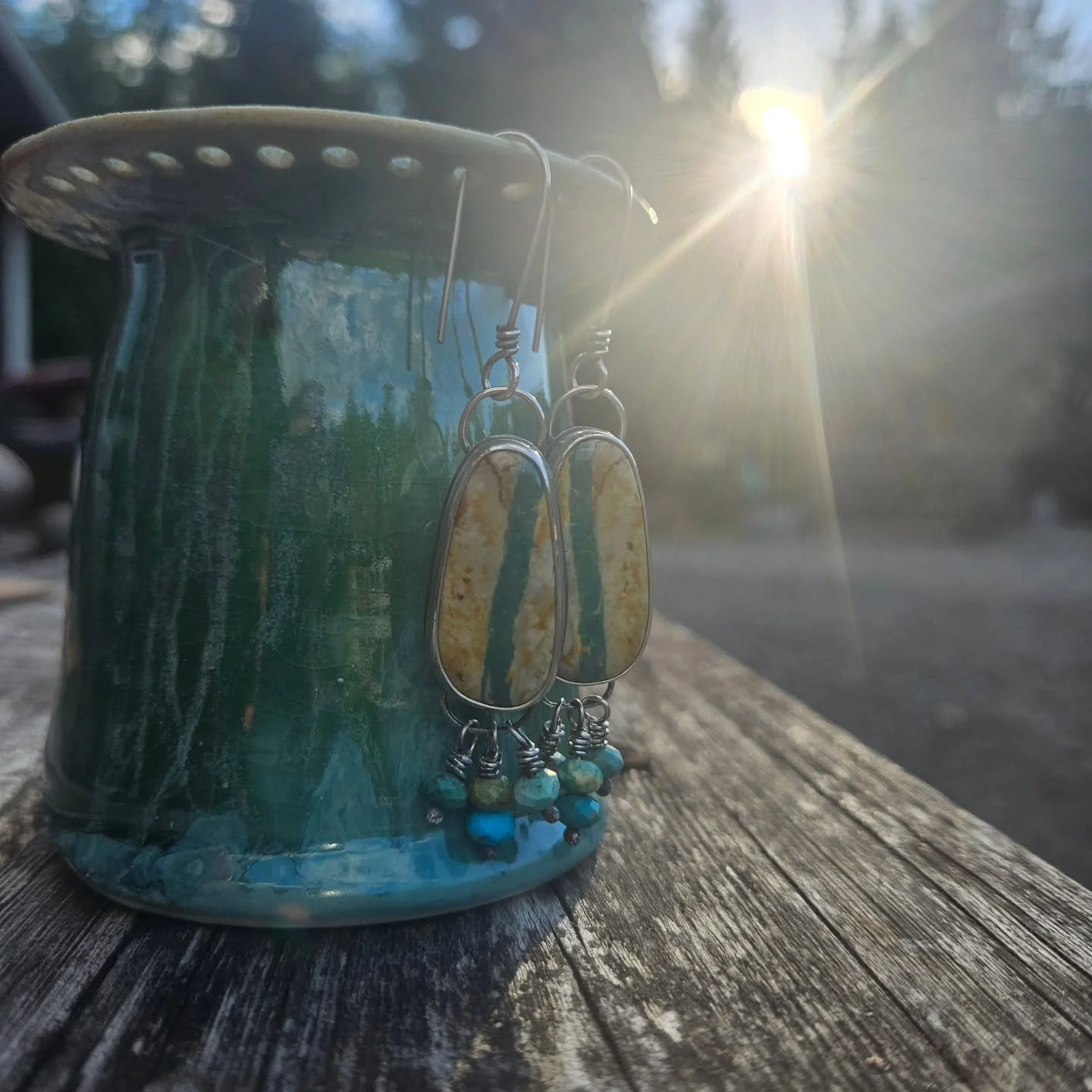 I love that last bit of light....

And it was a surprisingly special blessing on these new earrings I finished today. 3 pairs of the best Royston Ribbon Turquoise... which also happens to be my favorite Turquoise. 

I'll write up some listings for th