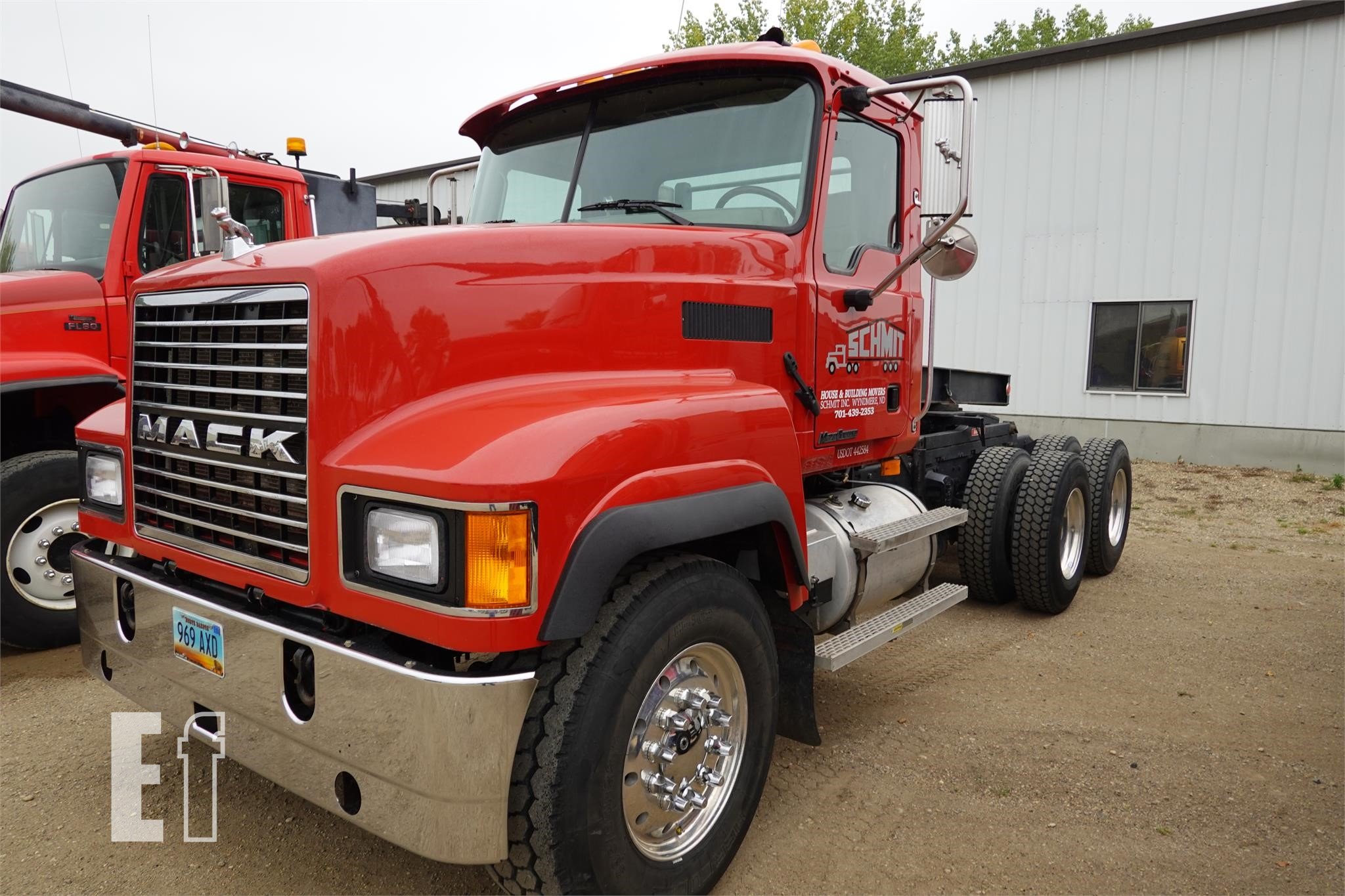 Lot# 118 | 2006 Mack CHN613_13.jpeg