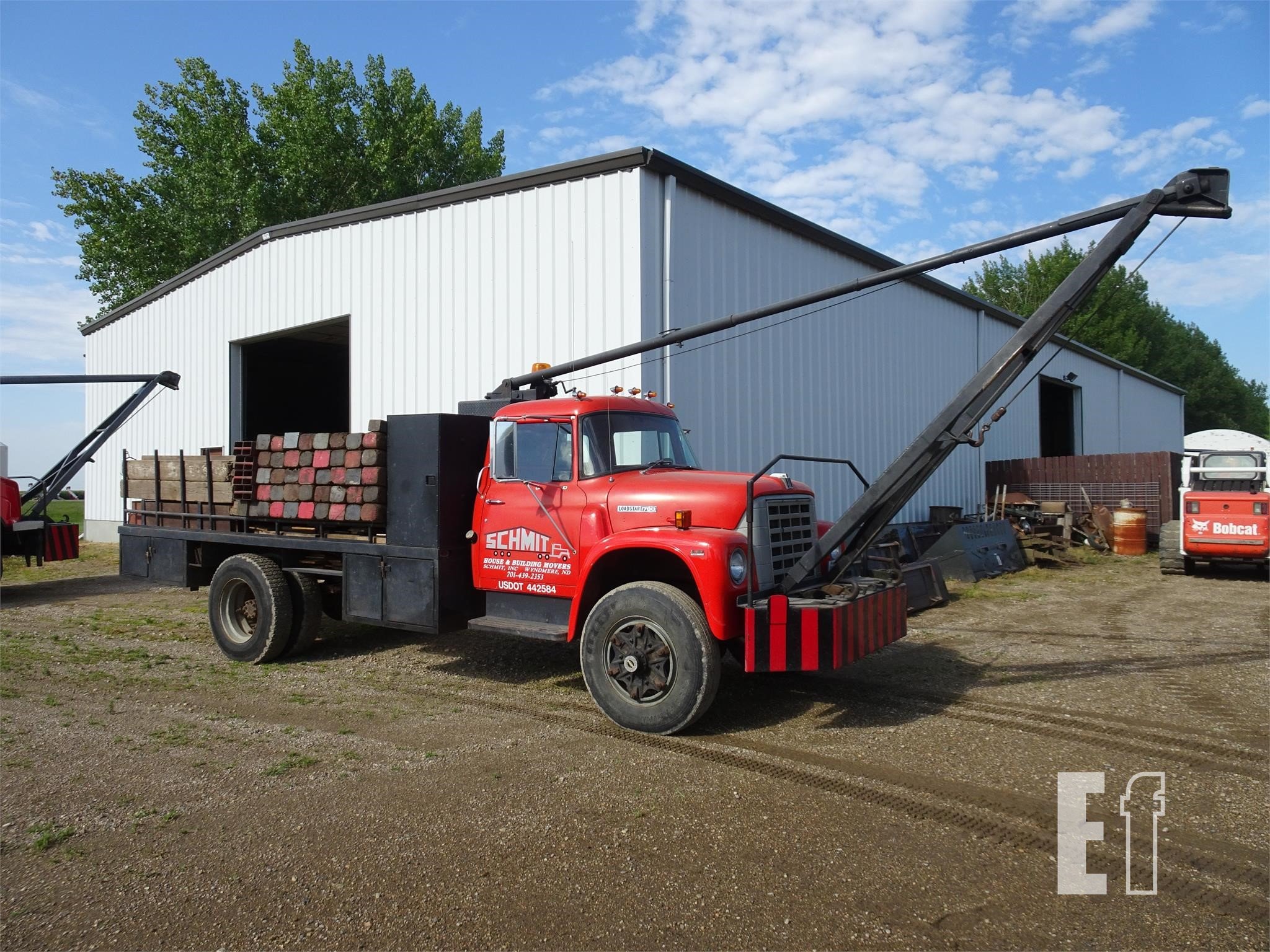 Lot# 121 | 1976 International Loadstar_4.jpeg