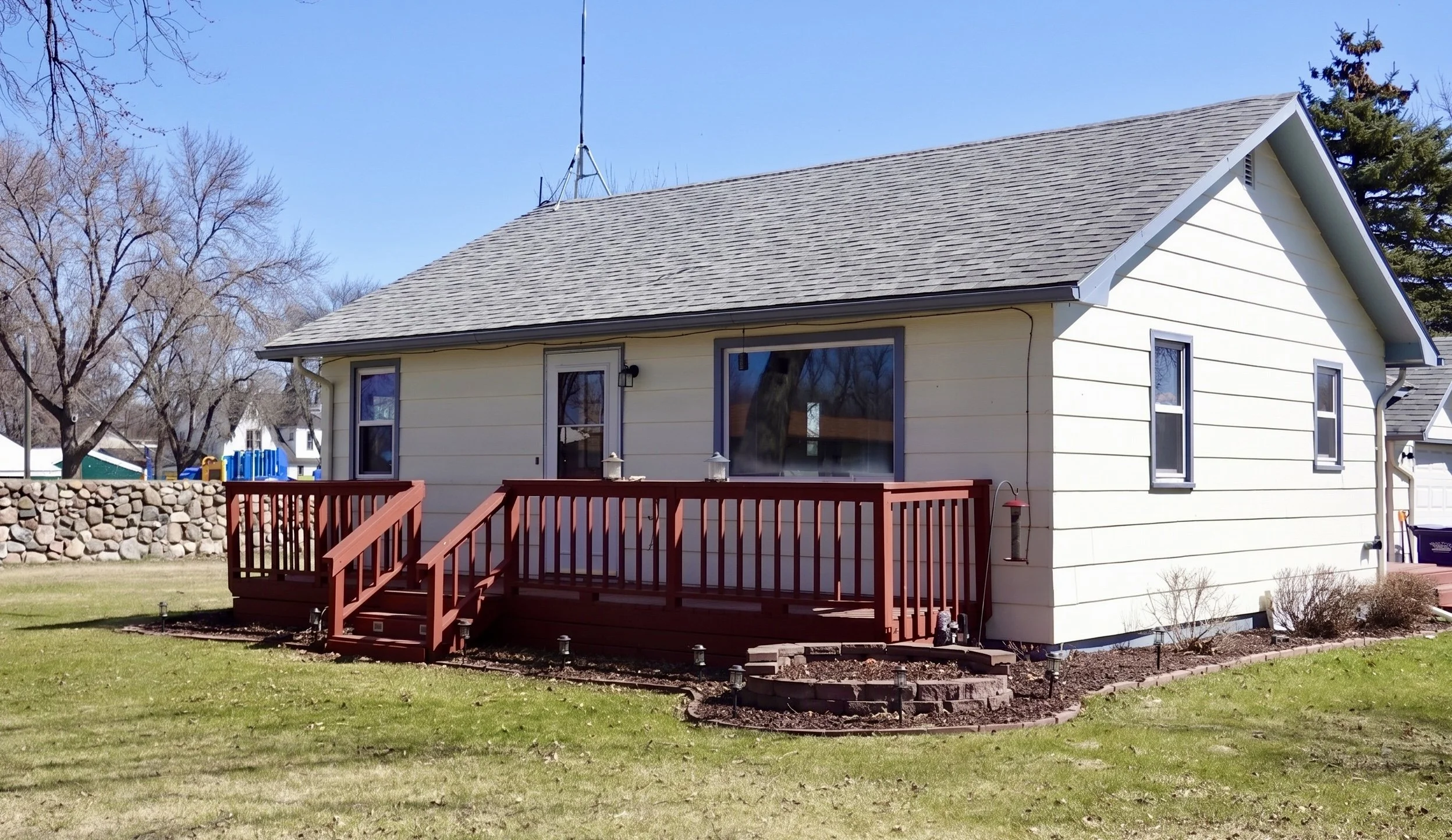 Real Estate and Household Auction