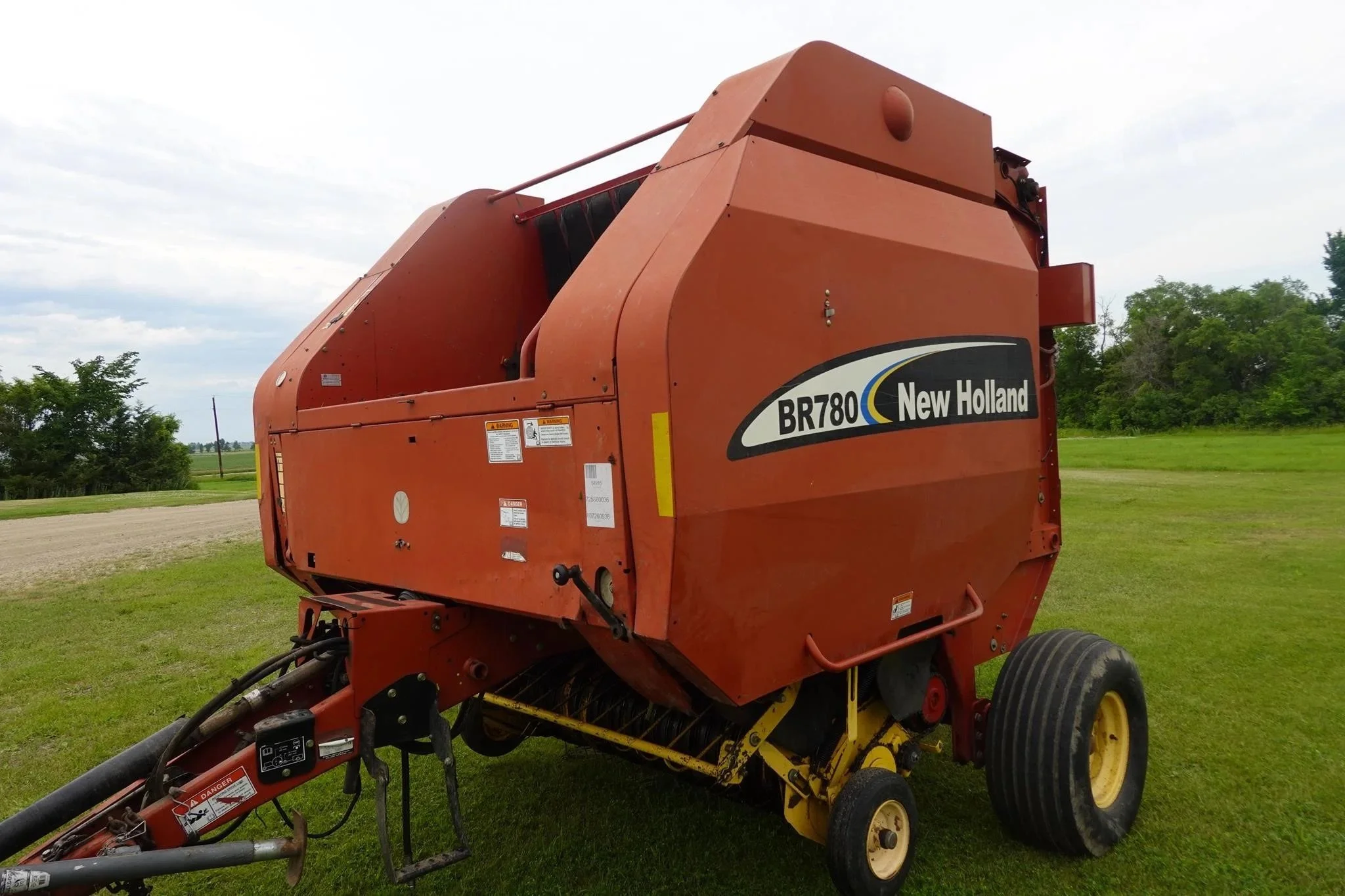 New Holland BR780 round baler_2.jpeg