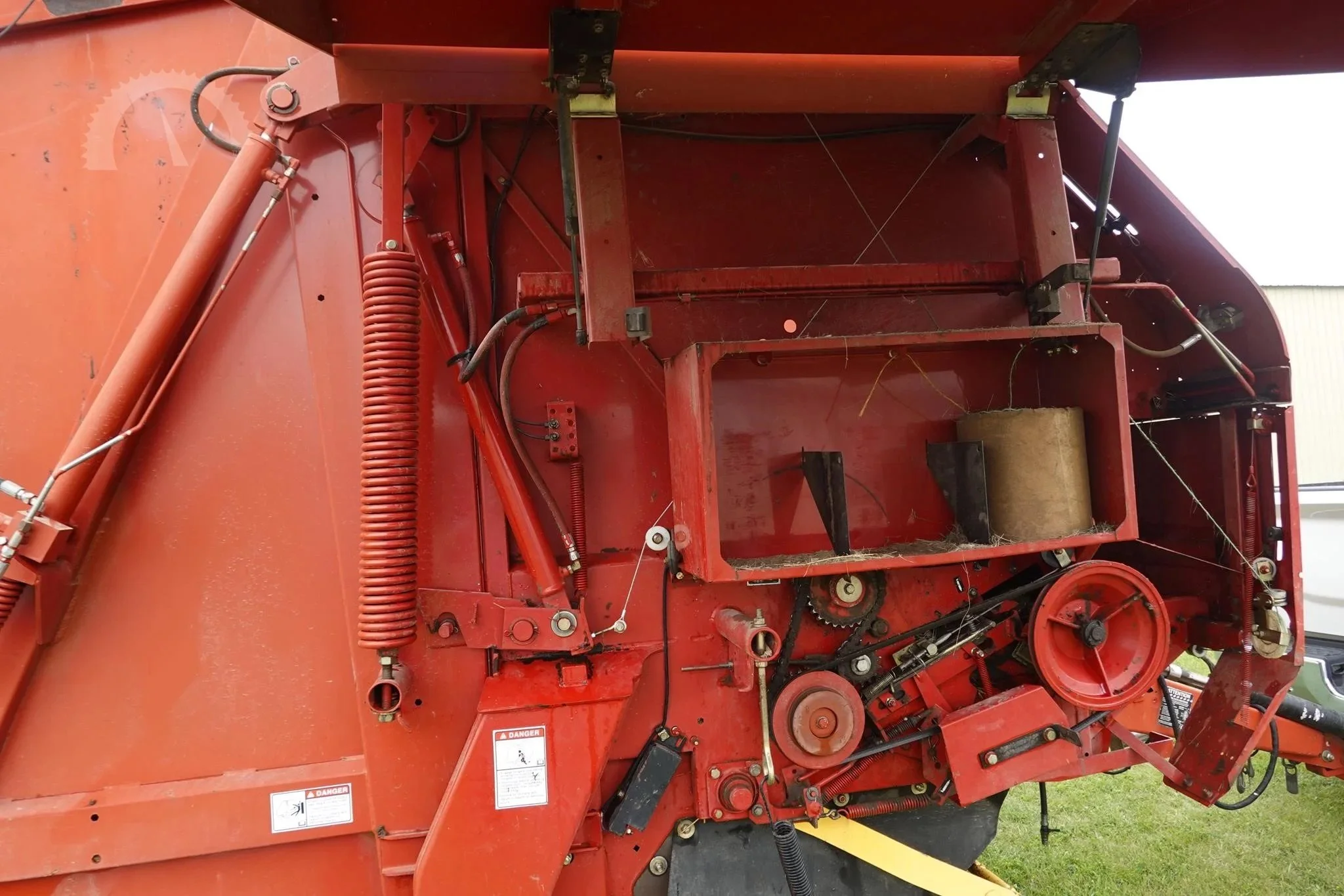 New Holland BR780 round baler_5.jpeg