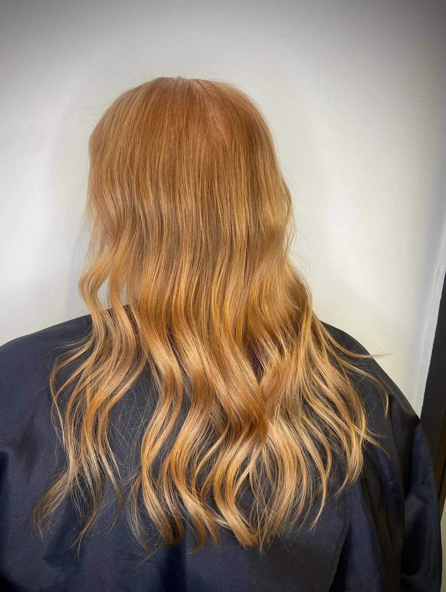 Light Copper🧡

Fris&ouml;r: Matilda

#copperhair #lightcopperhair #autumnhair #colormebykm #kevinmurphy #fris&ouml;r&ouml;stersund #norrklipp