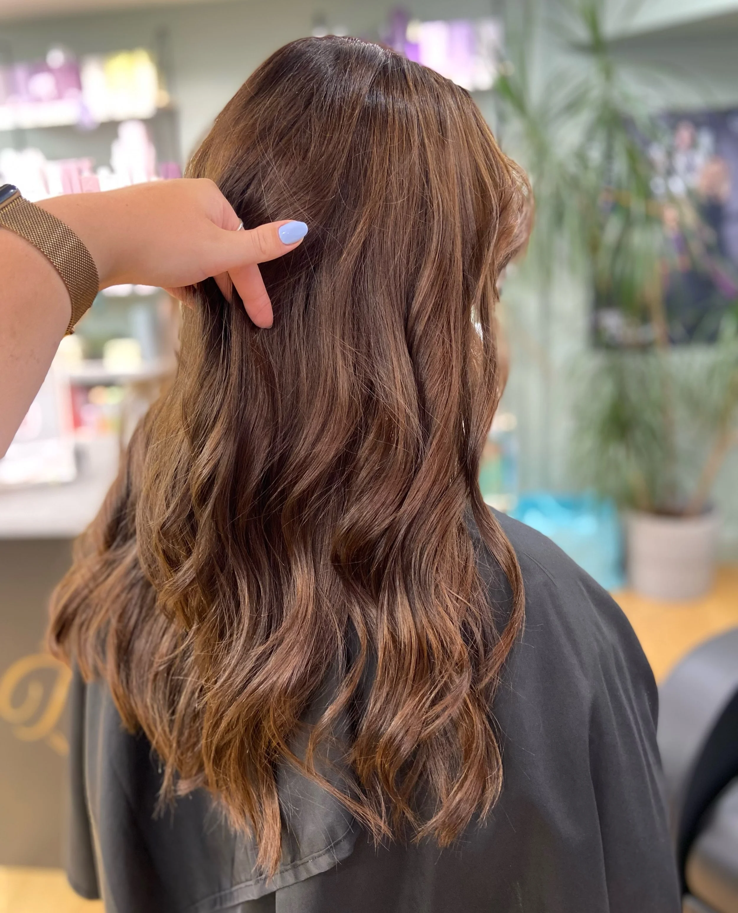 Chocolate Brown🤎
&bull;
&bull;
&bull;
&bull;
Fris&ouml;r: Matilda

#norrklipp #fris&ouml;r&ouml;stersund #colormebykevinmurphy #kevinmurphy #chocolatebrownhair