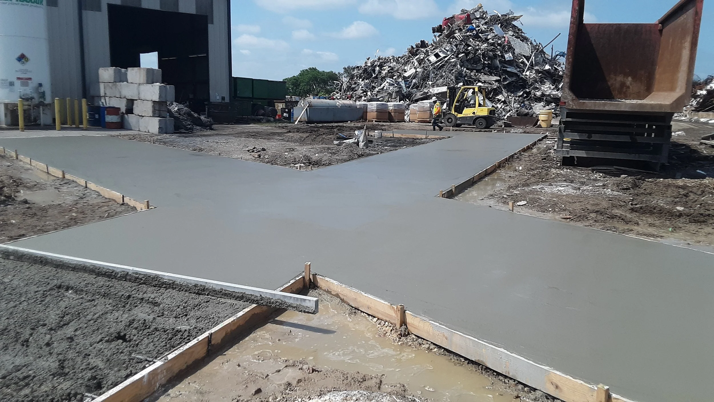 Concrete slab pour for commercial property