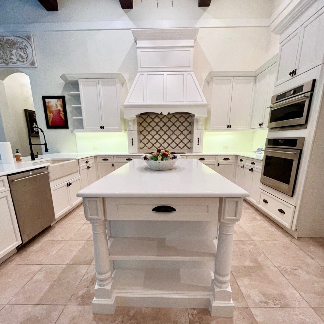 Bring a fresh look to your kitchen or office cabinets with a new spray finish from our team at Bayshore Remodels. 

Ahhh the look of a factory finish. It's like coming home to a new house. Call today (813) 489-1552! 📲
.
.
.
.
.
#customcabinets #cabi