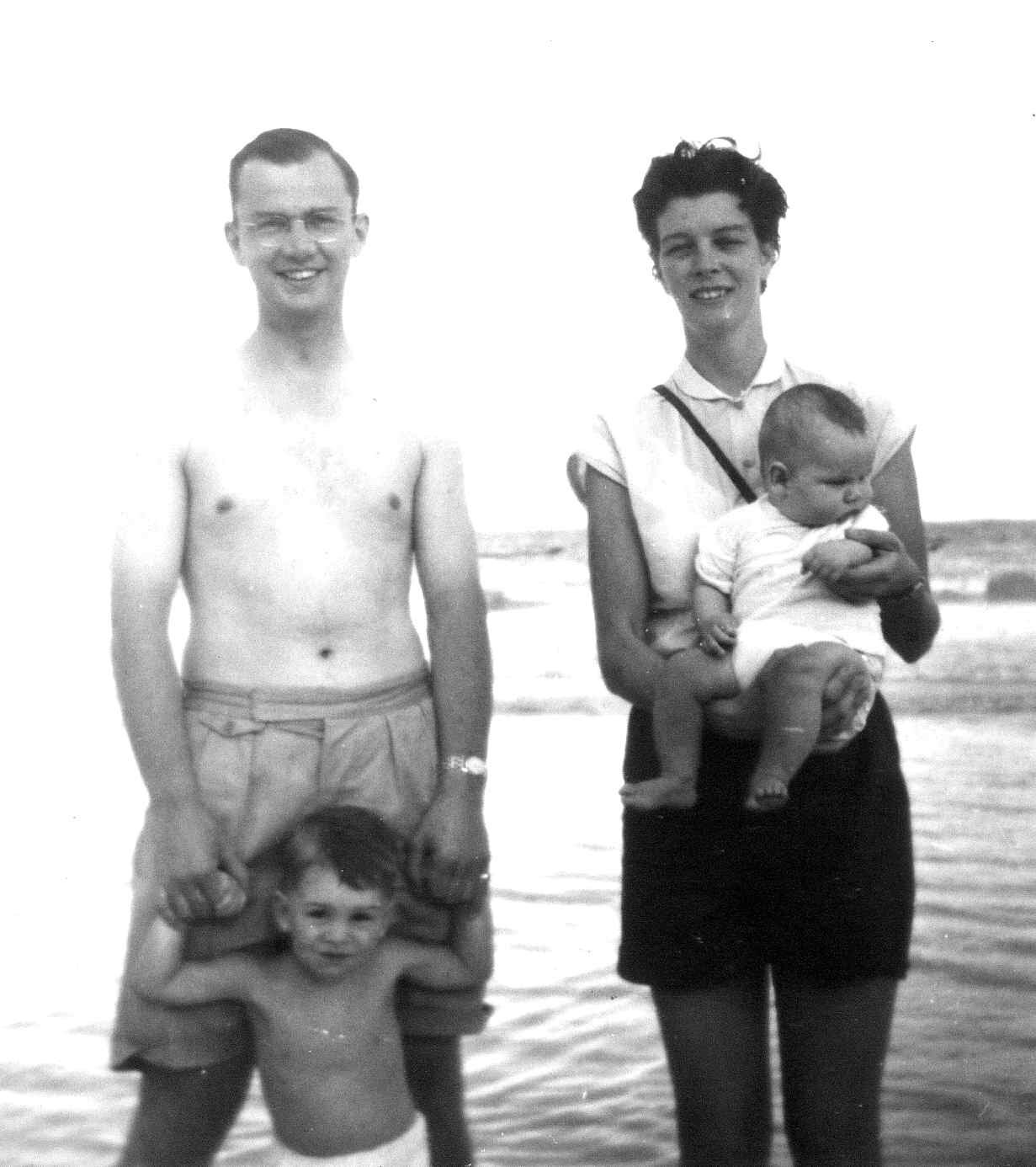 Donald, Moira, Charles &amp; Richard Portsmouth - Diani Beach - Oct 1958