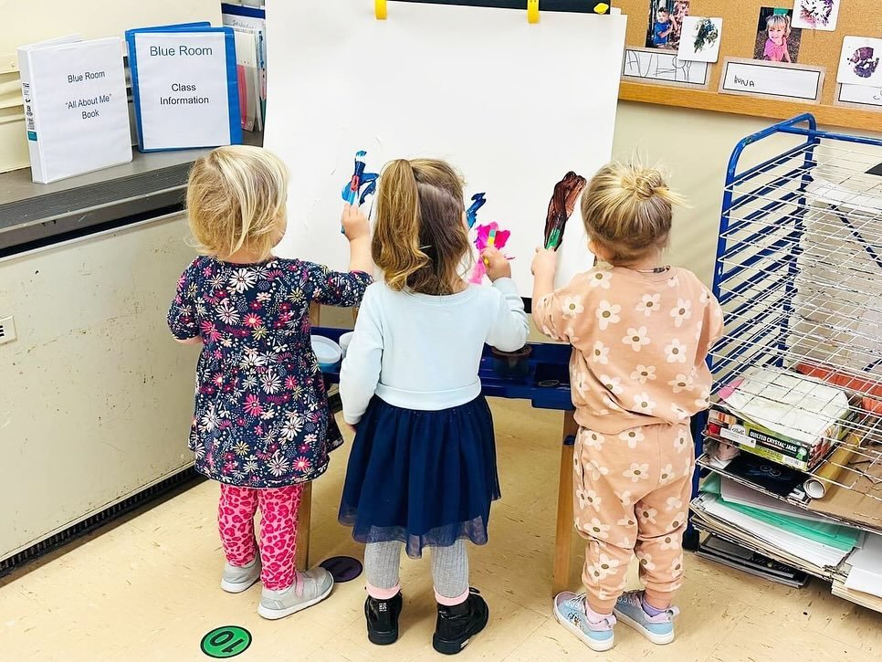Early care friends worked on a collaborative painting!🎨