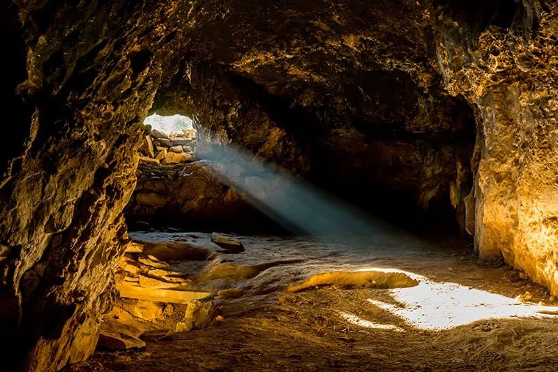 Jeudi 2 avril 2026 - Conférence : Souterrains et Troglodytes : Mythes ou réalité ? L’exemple du Sud-Est de la France 