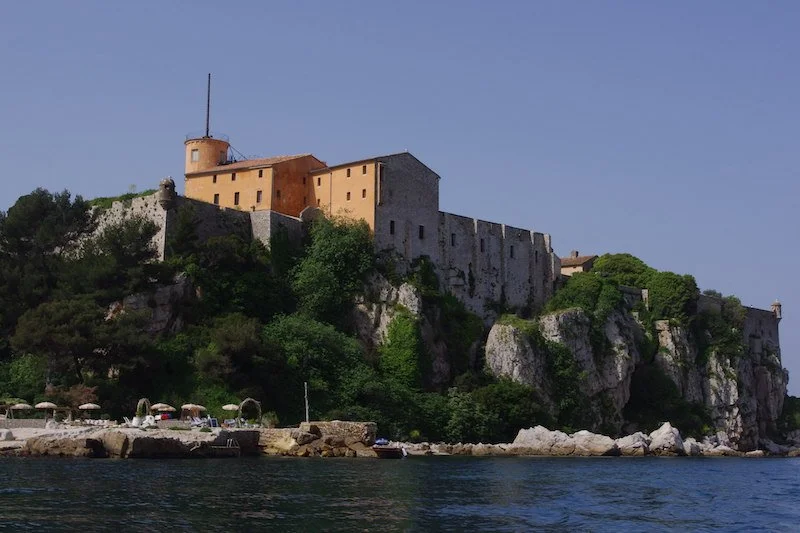 Âges et visages du Fort Royal de l’île Sainte-Marguerite (Cannes)