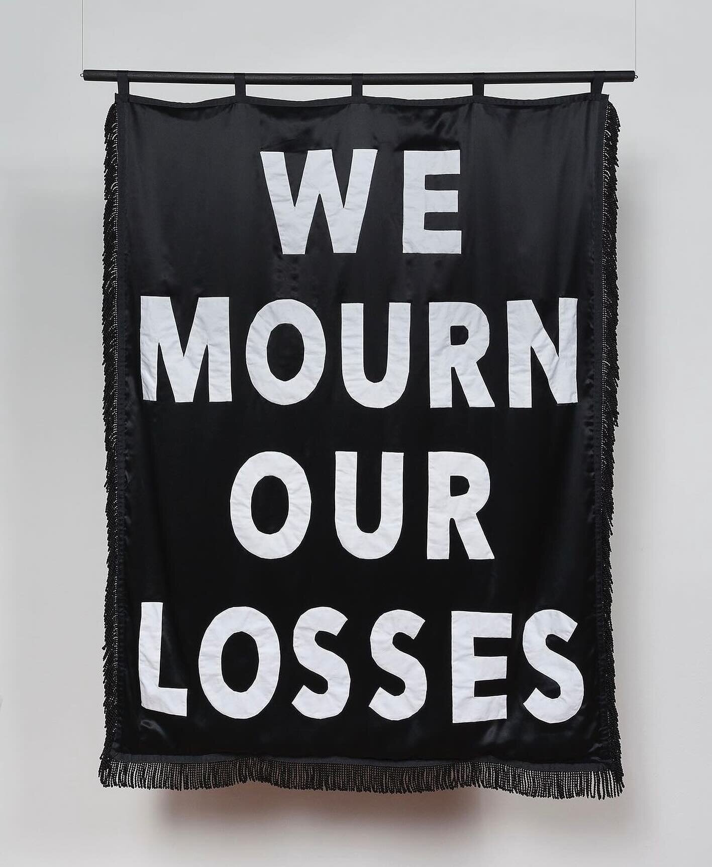 We mourn our losses.

See this banner and more at @workersartsandheritage 

🖼️ @l_vinebaum 

#grief #griefjourney #griefart #creativegrief