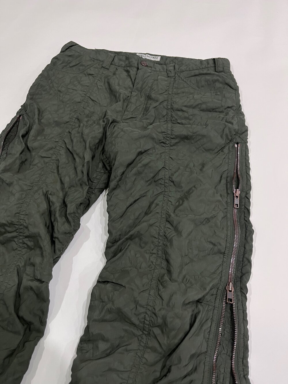 Issey Miyake parachute zipper pants — Assorted Wears Issey Miyake parachute zipper pants — Assorted Wears