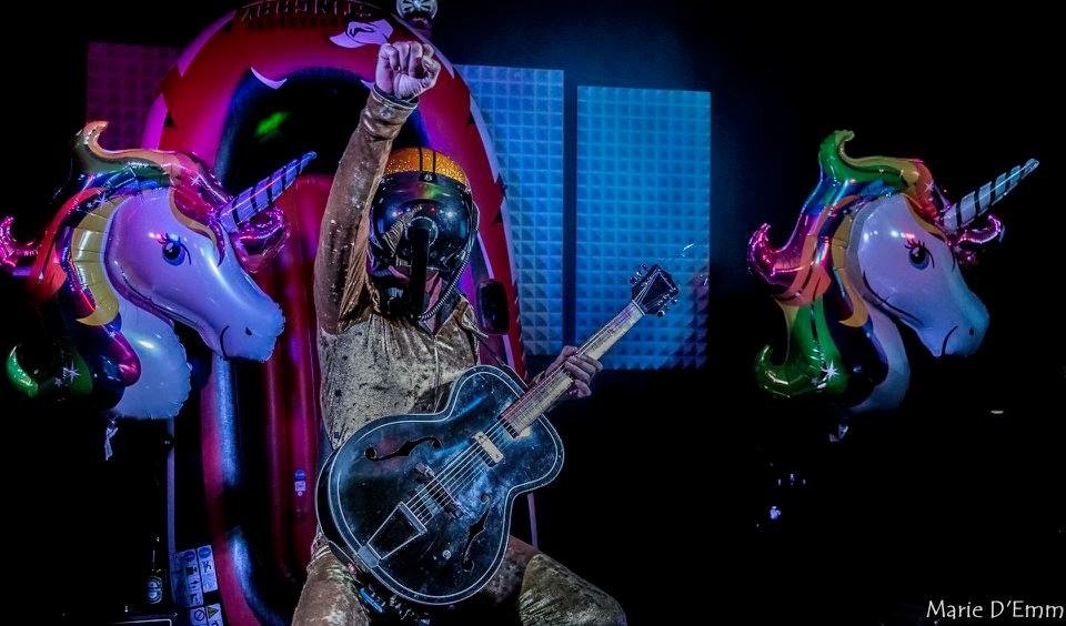 BOB LOG III // 20:30 - 23:00