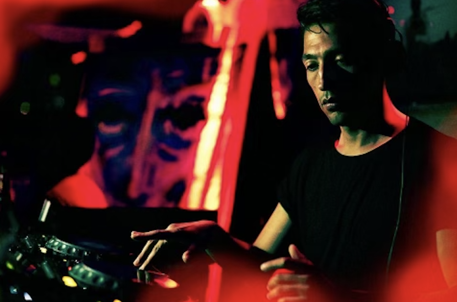 Salsa - Latin m.m // DJ Latam // 20:00 - 01:00 // Fri entré