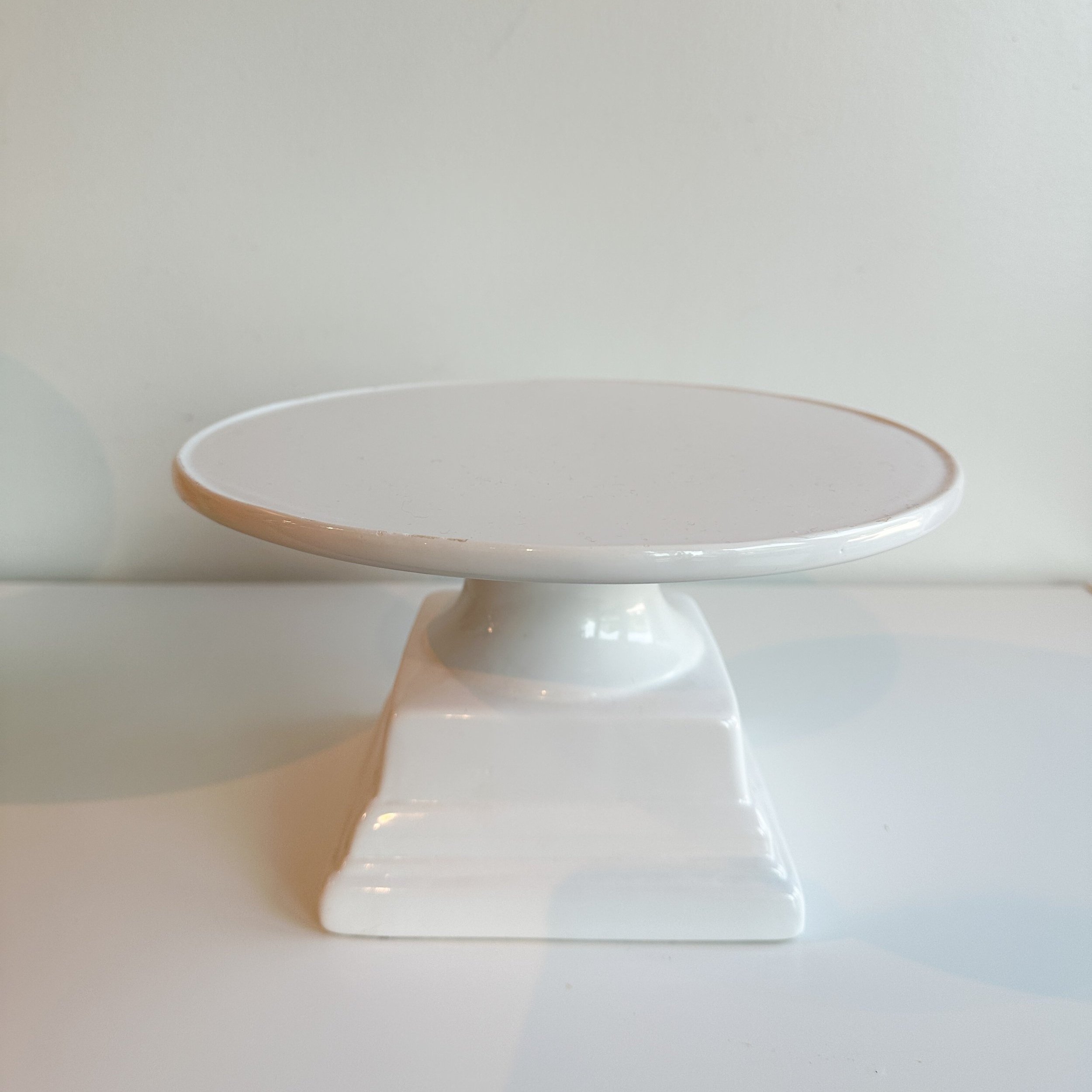 Medium Height White Cake Stand