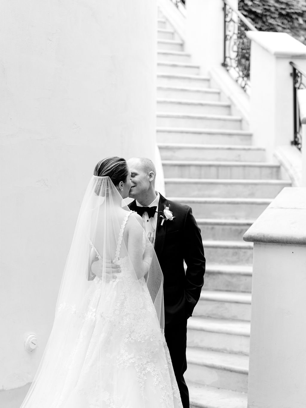 Best-Austin-Destination-Intimate-Wedding-Elopement-Photograper-Photographers-Villa-Del-Lago-78.jpg