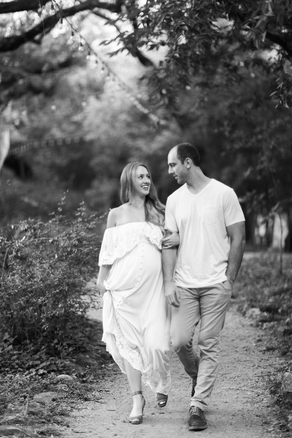 Austin-Maternity-Photographer-Laguna-Gloria-9.jpg