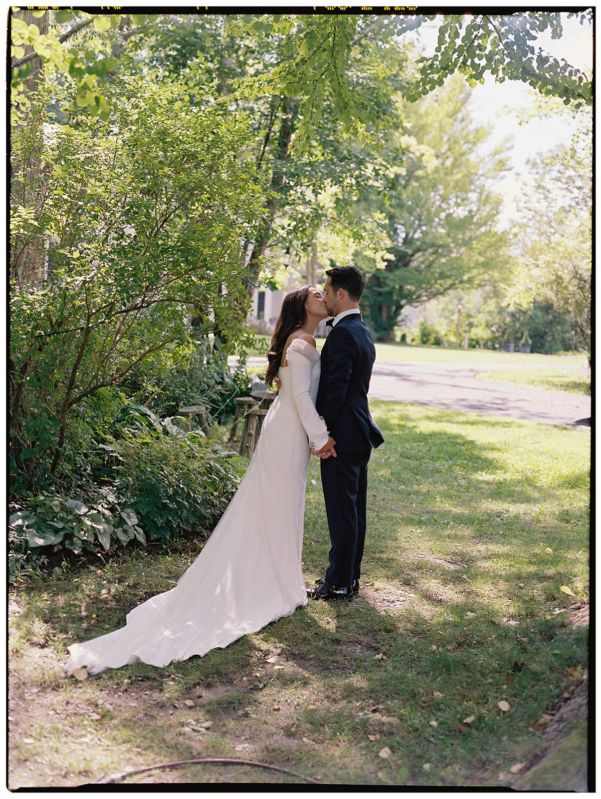 Best-Berkshires-Wedding-Photographer-Inn-Kenmore-Hall-35mm-Film-Austin-30.jpg