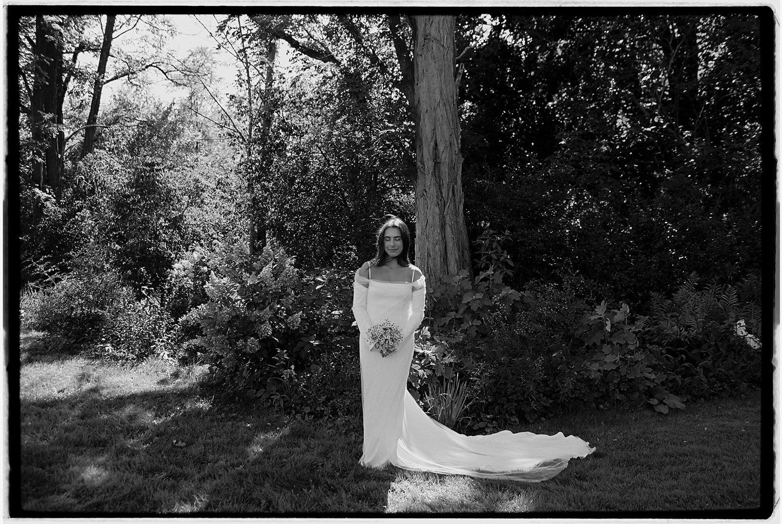 Best-Berkshires-Wedding-Photographer-Inn-Kenmore-Hall-35mm-Film-Austin-56.jpg