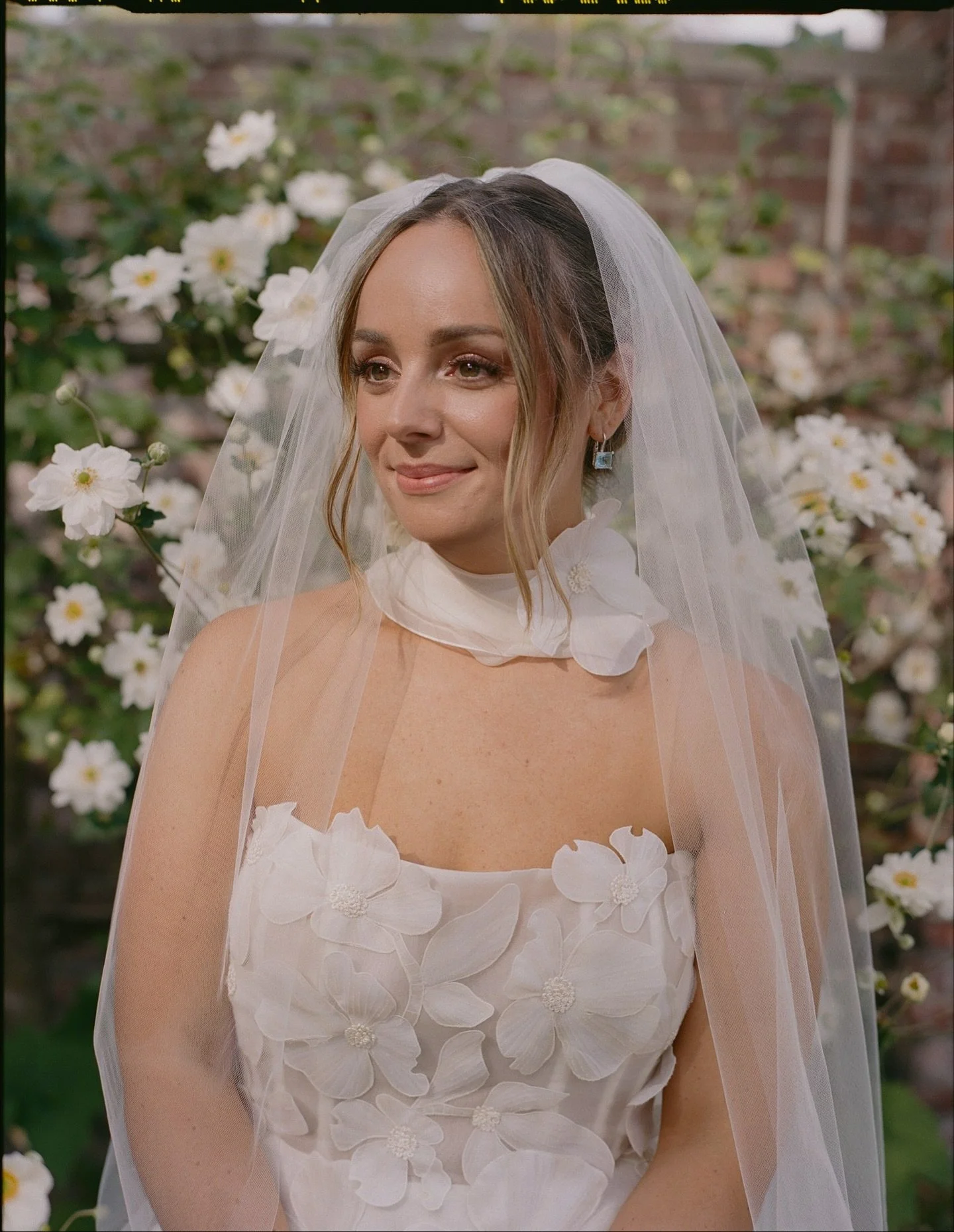 A glimpse into Hannah &amp; Peter&rsquo;s stunning Berkshires wedding at @theinnatkenmorehall, beautifully brought to life by @mezze_events and @avela.floral 🌸 Still thinking about Hannah&rsquo;s breathtaking dress, the perfect weather, and all the 