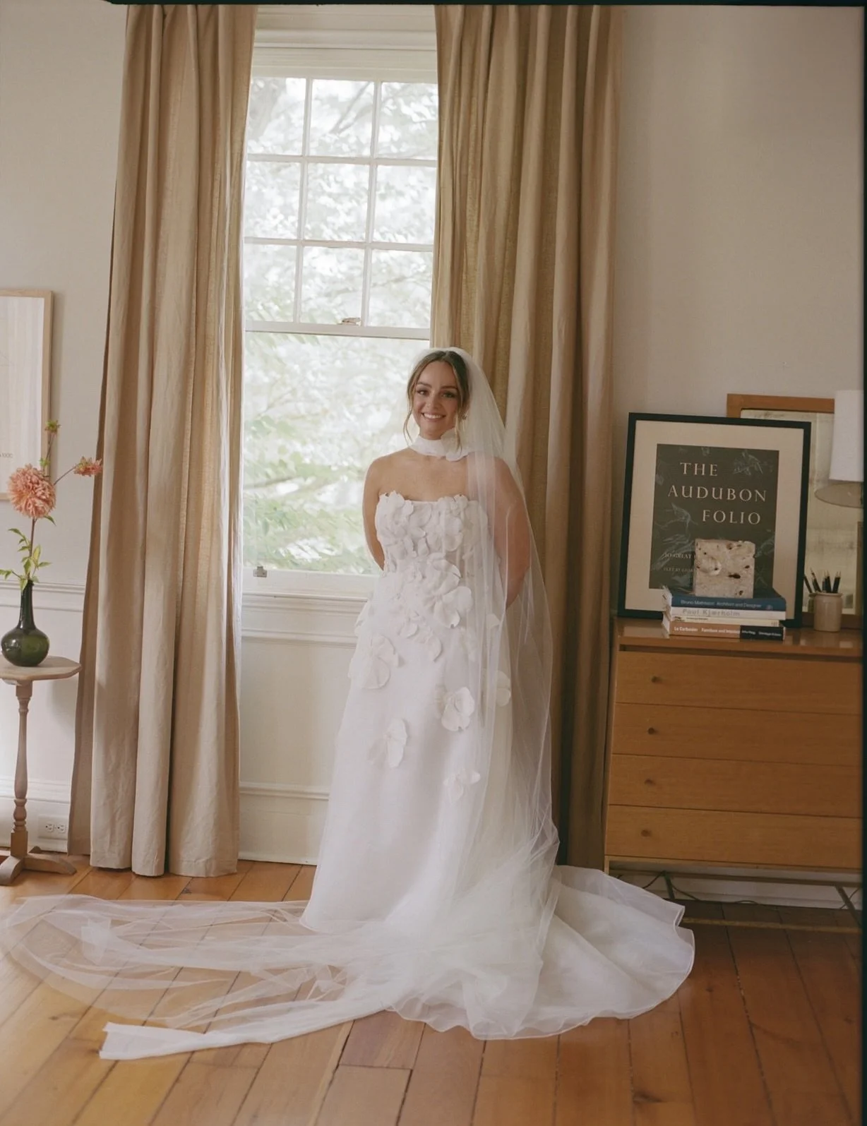 Getting ready with Hannah at @theinnatkenmorehall with @mezze_events 🪽

.
.
.
.
.
.

Planning: @mezze_events
Florals: @avela.floral
Tabletop: @maisondecarine @bbjlatavola
Tenting &amp; Chairs: @classicaltents
Photographer: @kayla.snell
Venue: @thein
