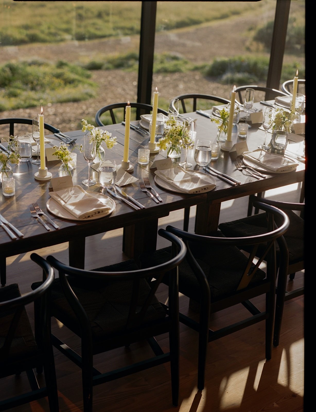 An intimate wedding dinner at @thesearanchlodge ✨ Manifesting more weddings in California!