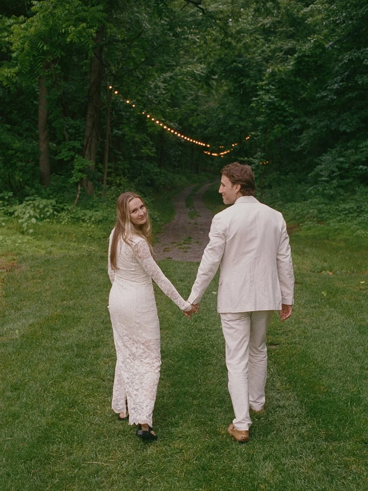 Upstate-New+York-Catskills-Wedding-Photographer-M%26D+Farm-35mm-film-7.jpg