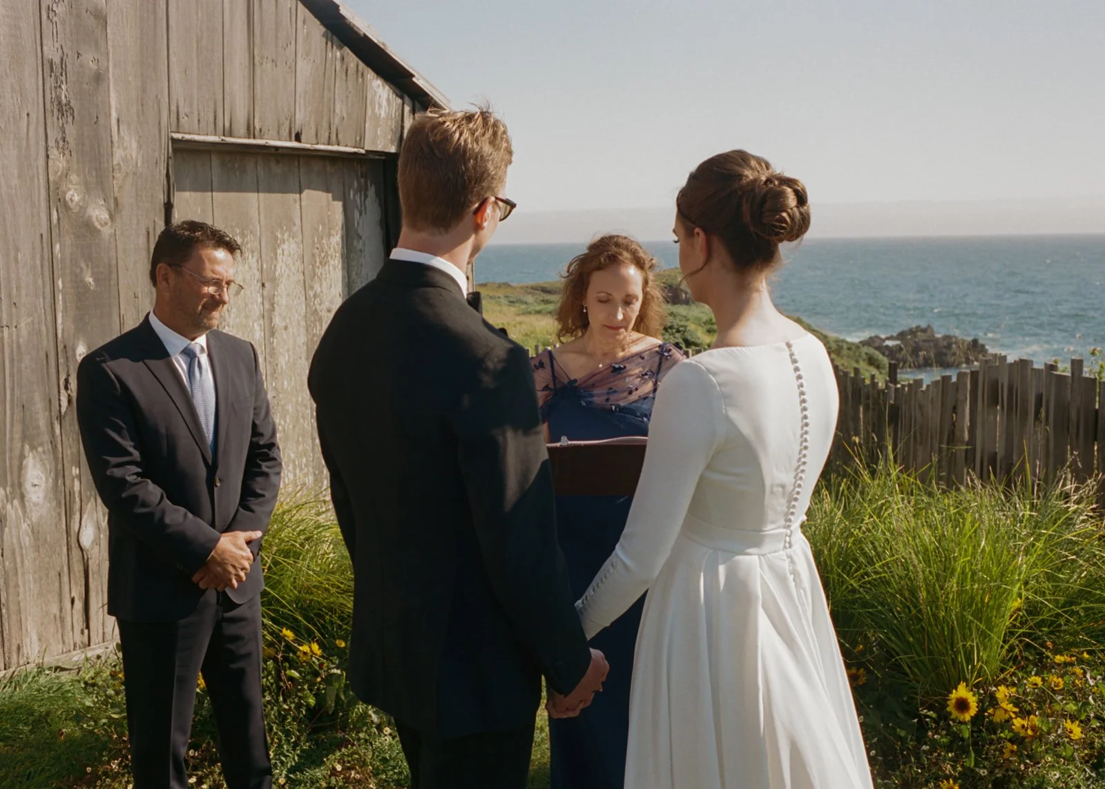 intimate-wedding-sea-ranch-california-film-photographer-17.jpg