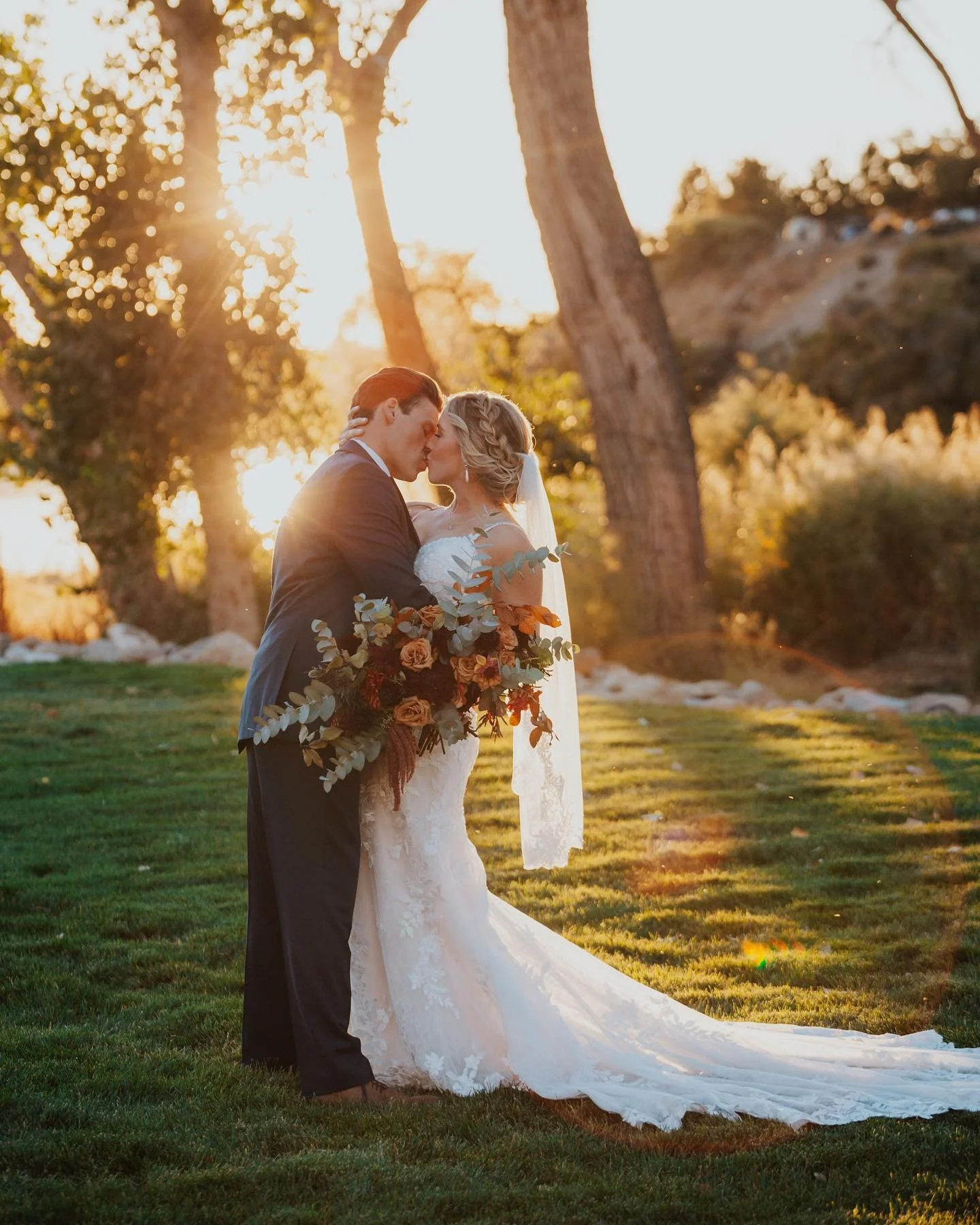 ✨ Jamie and Maggie ✨
⠀⠀⠀⠀⠀⠀⠀⠀⠀
Currently working on this beautiful wedding that had the most magical golden hour I&rsquo;ve seen in a long time.

@chelseacholasweddingplanning 
@mountainbridalartistry 
@fiddlesticksflorals 
@claricesbridal 
@orchardr