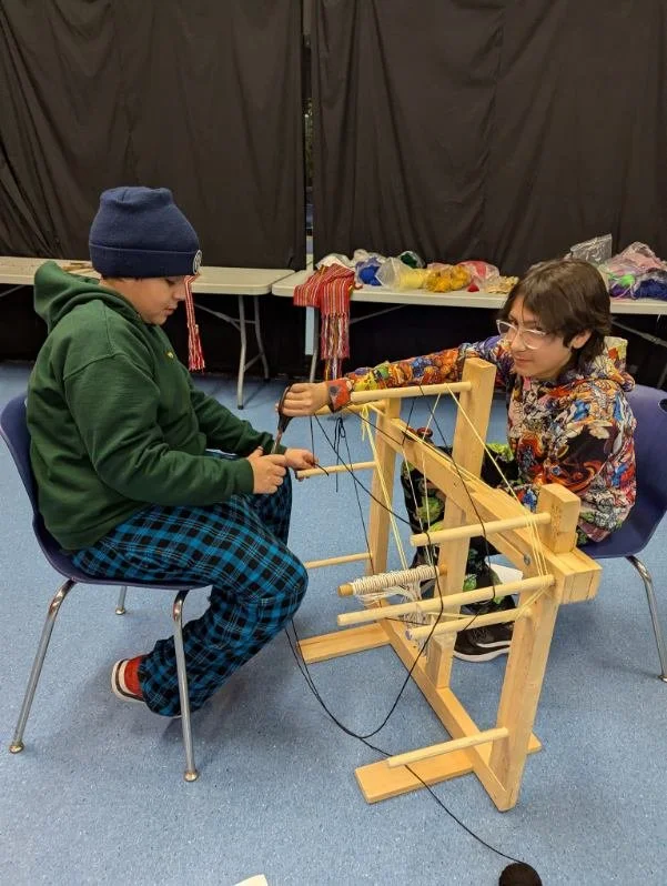 warping the loom  G. rondeau - G R.JPG