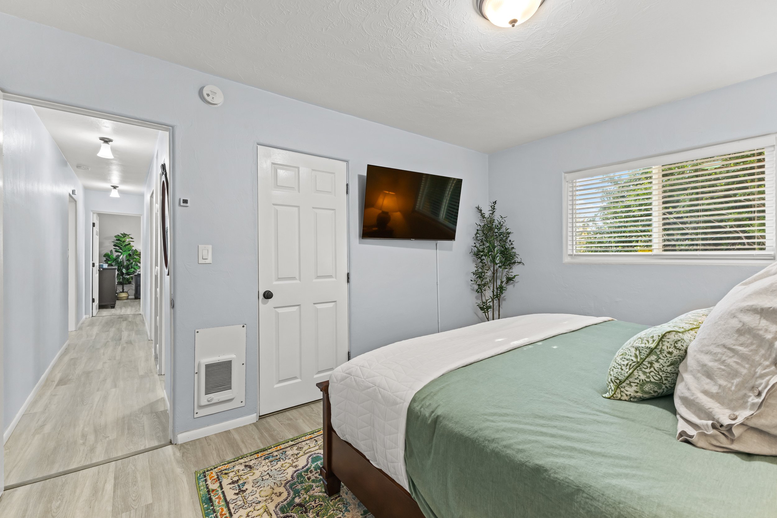 29205 Kerber Dr (9).jpg