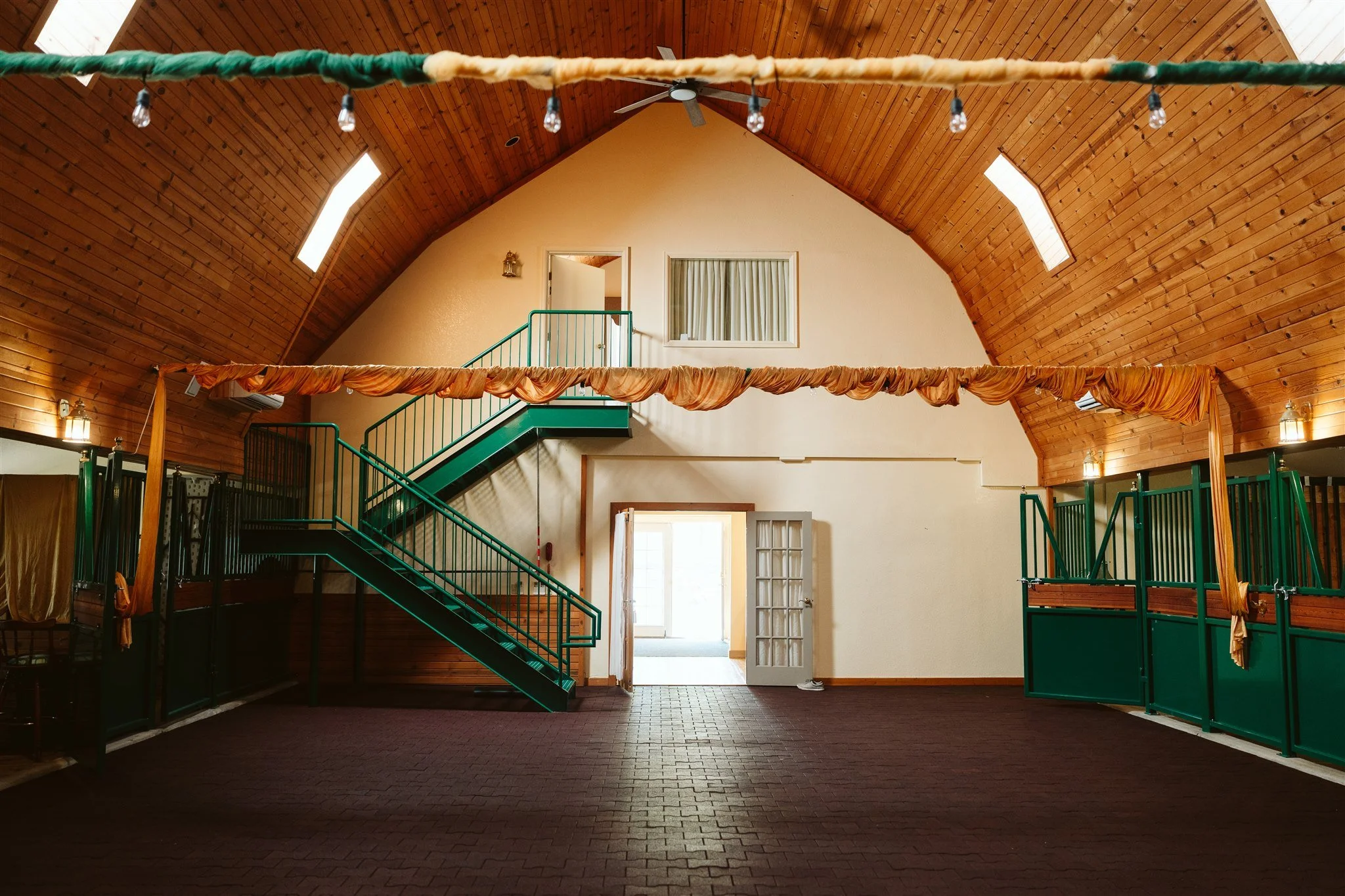 yellow-barn-farm-larsenphotoco-2.jpg