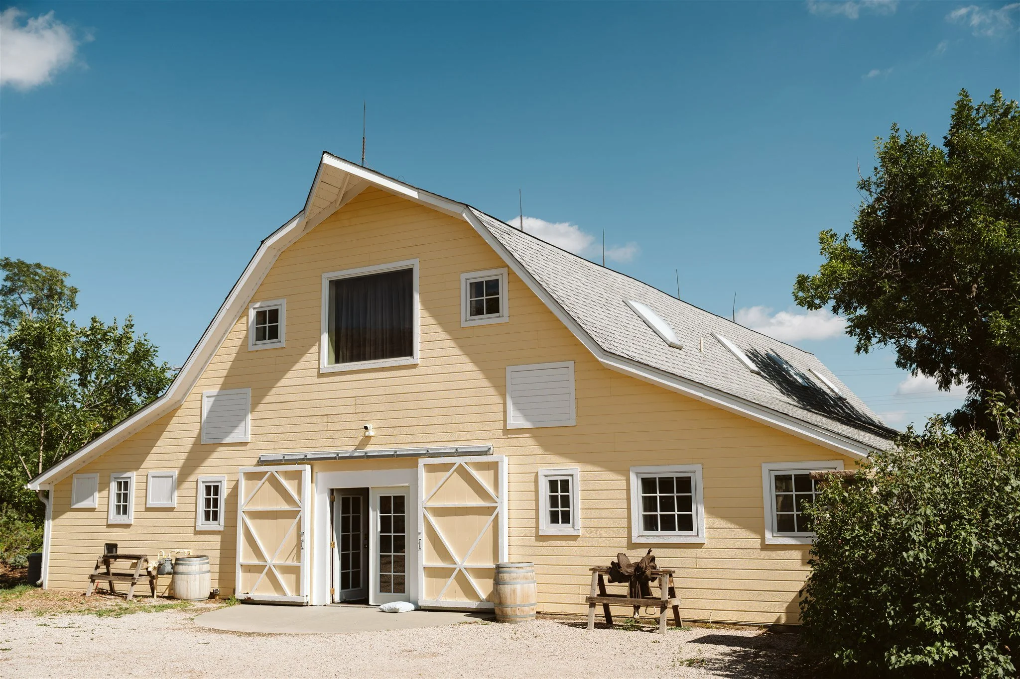 yellow-barn-farm-larsenphotoco-1.jpg