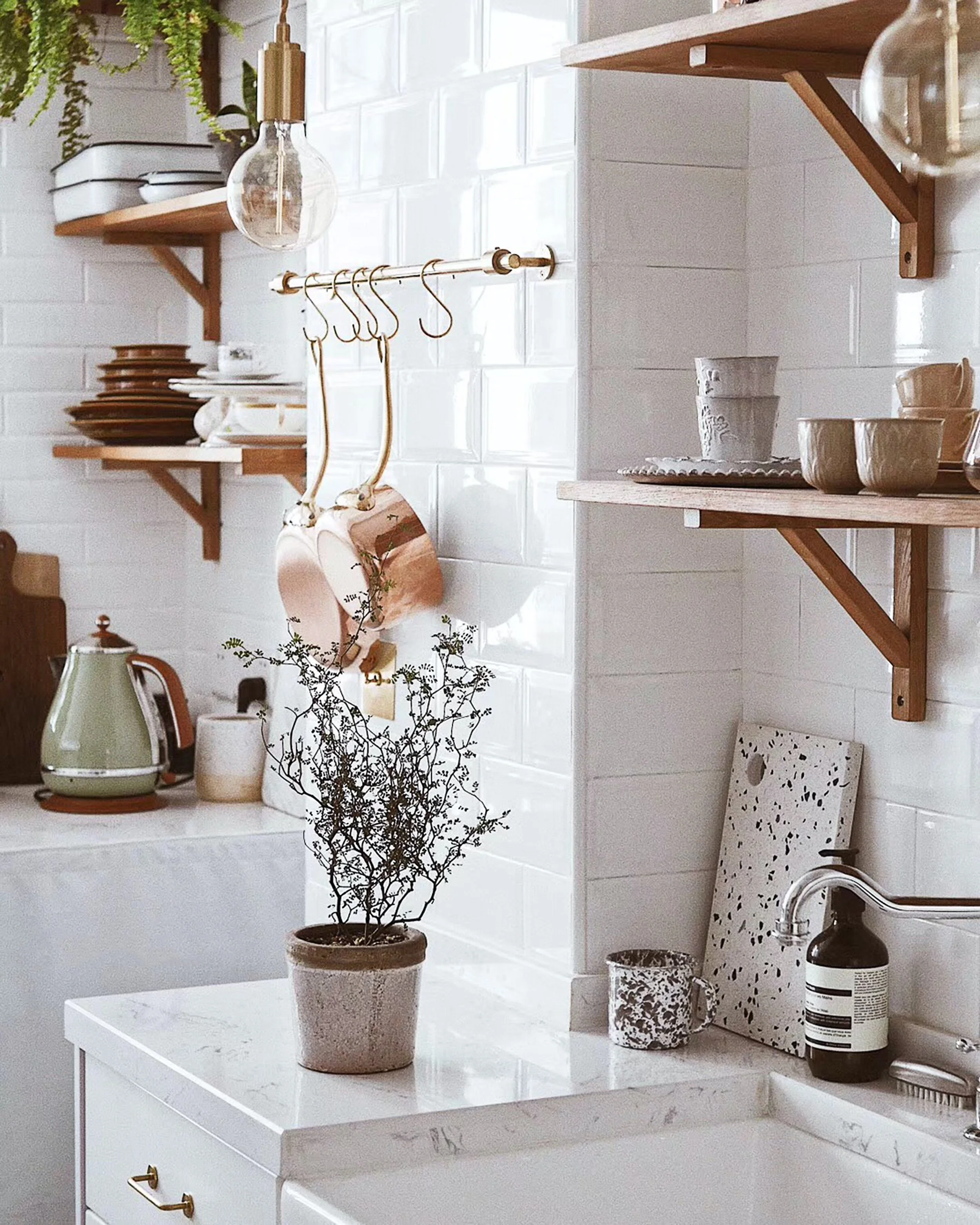 Airbnb Organization Strategies: Tableware Organization