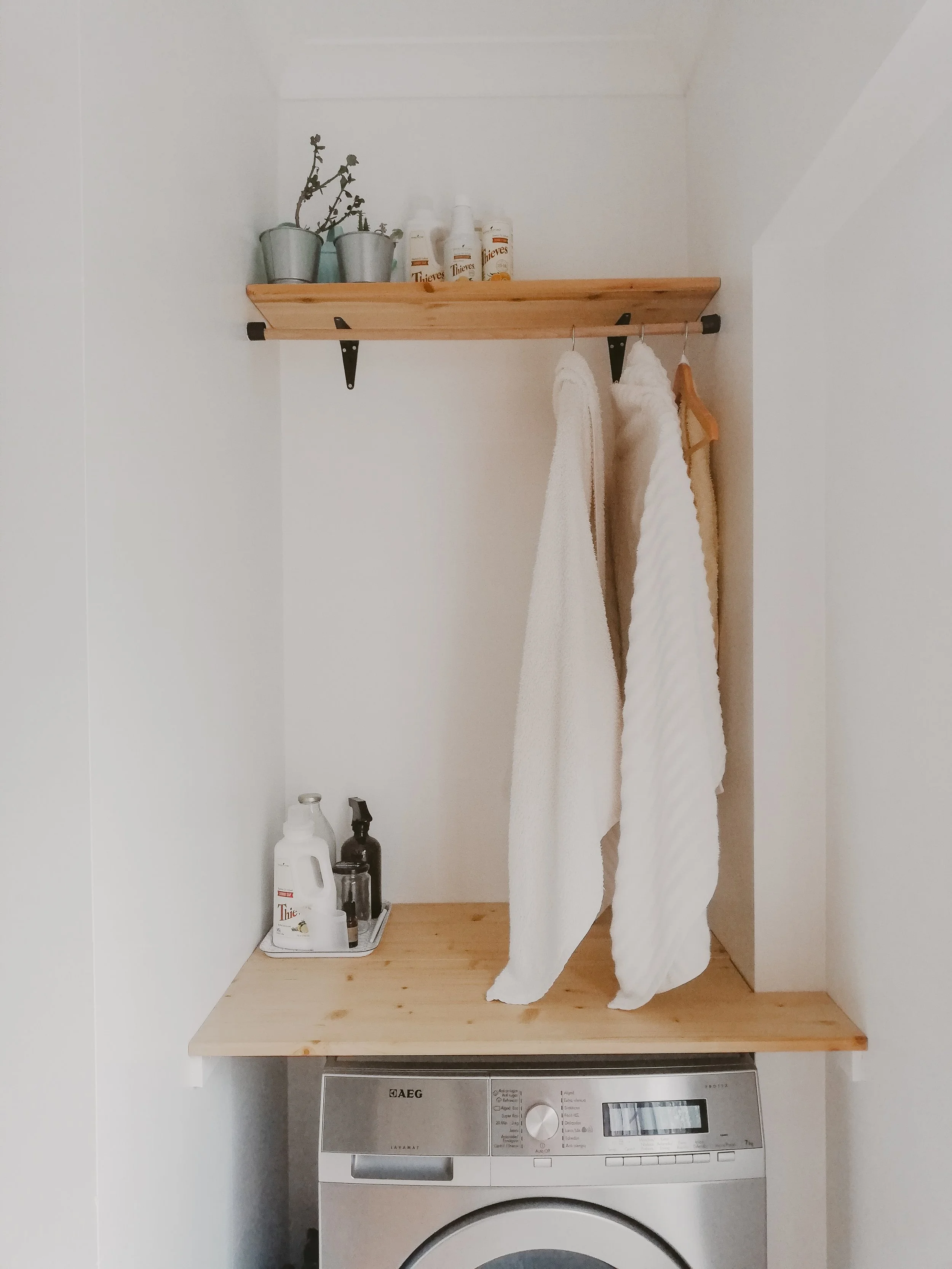 Pros &amp; Cons of Using a Laundry Service for your Airbnb