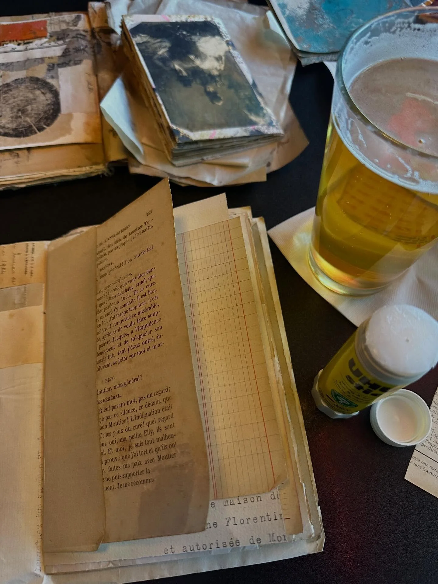 Pubjournaling with my pal @holddear yesterday. Had a good catch up, some serious belly laughs, and even managed to get a few pages done. 😂

#pubjournaling #artjournaling #portland