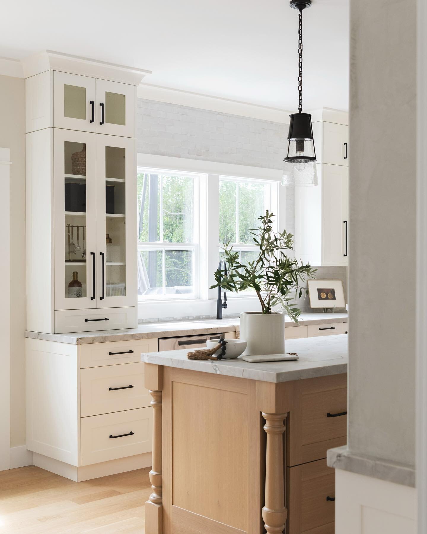 A sneak peek of our latest Honey 🍯 Cabinetry project! 😍  Stay tuned to see the total reveal and the before photos of this incredible space! Designed by @honeycomb_homedesign || Builder @robertsonbuilders || 📸 @lisamakco  #honeycabinetry