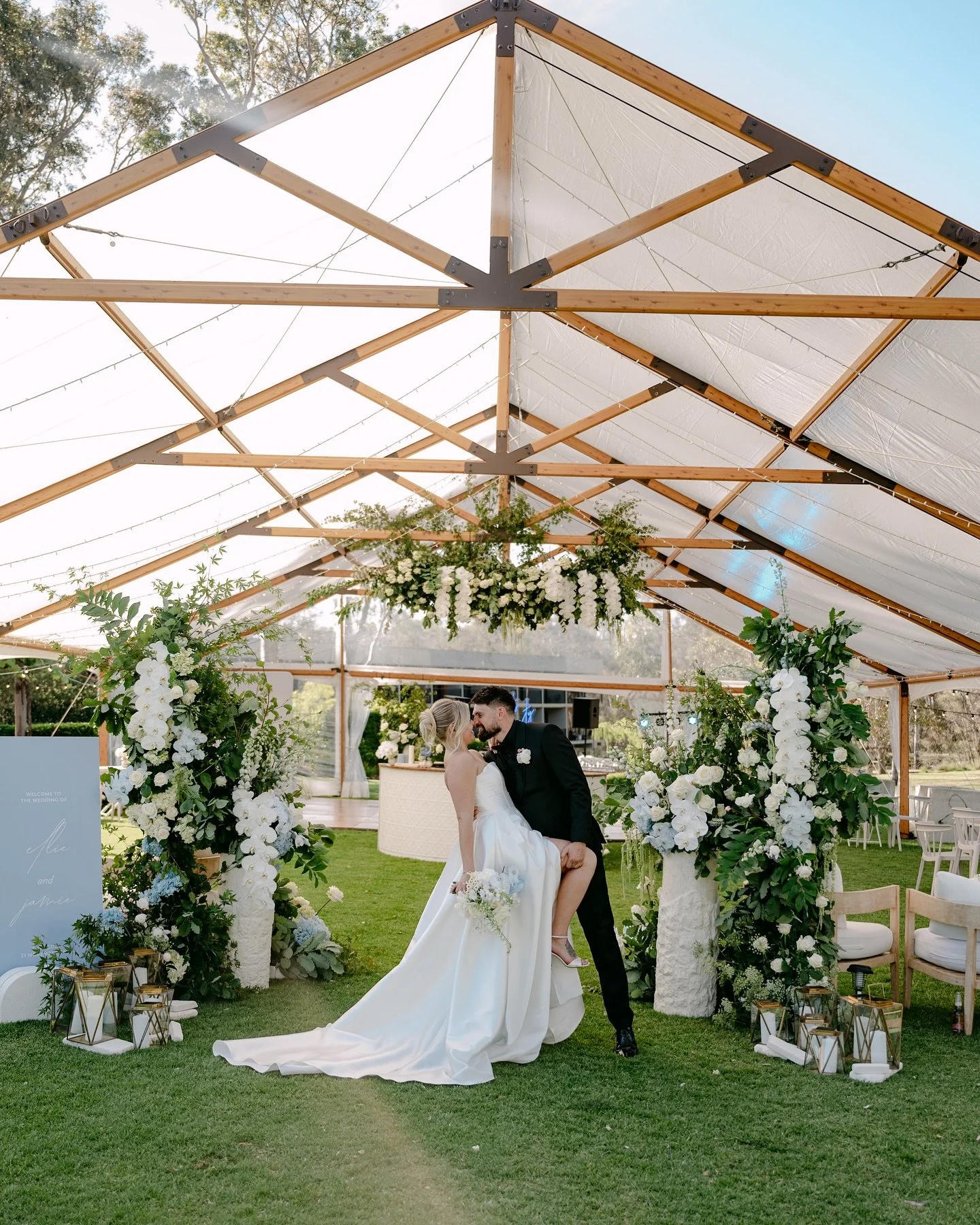 A marquee at Mitchelton for Ellie and Jamie

Stylist &amp; planning @ponistudio 
Photography @ashleyspagnoloweddings 
Venue @mitcheltonweddings
Marquee and furniture @elderberryevents_ 
Lighting @panandtiltlighting
Videography @ellenalouiseweddings
H