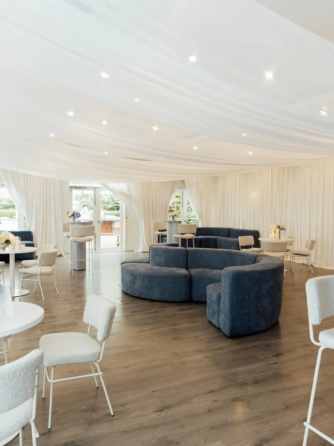 Soph &amp; Ryan&rsquo;s cocktail style wedding at Lindenderry 

Stylist @ponistudio 
Photographer @fernandstonephotography_ 
Venue @lancemoreevents
Celebrant @celebratewithsteph 
Florist @lulu_bird0 
Videography @ellenalouiseweddings 
Entertainment @