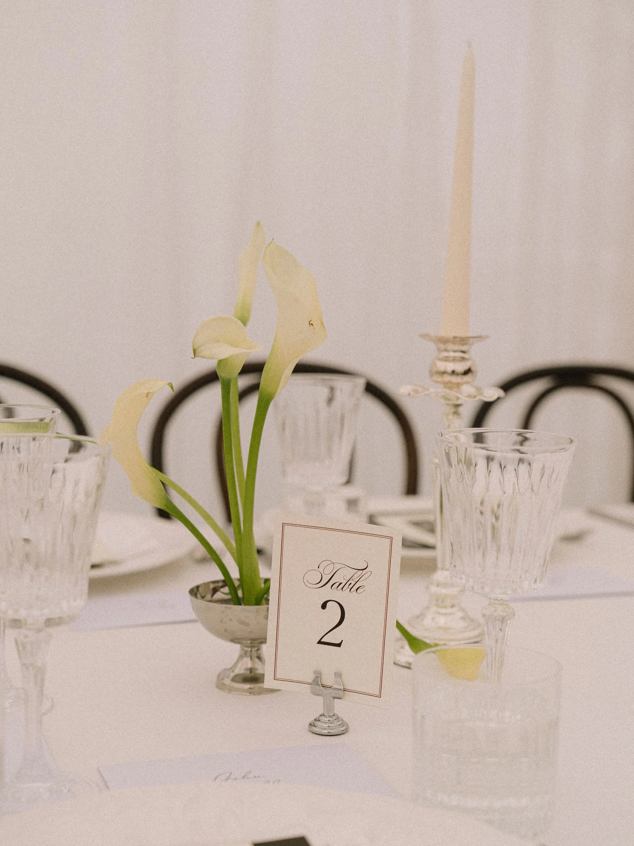 The table flos 🥀

Wedding Planner &amp; Stylist @ponistudio
Photography @danellebohane
Venue @barunahplains
Videography @annetteanddani 
Catering @cookes_food 
Entertainment @divine.audio @_djmarcoschirru @orlandocombo 
Stationery @rebel.reflect 
Fl
