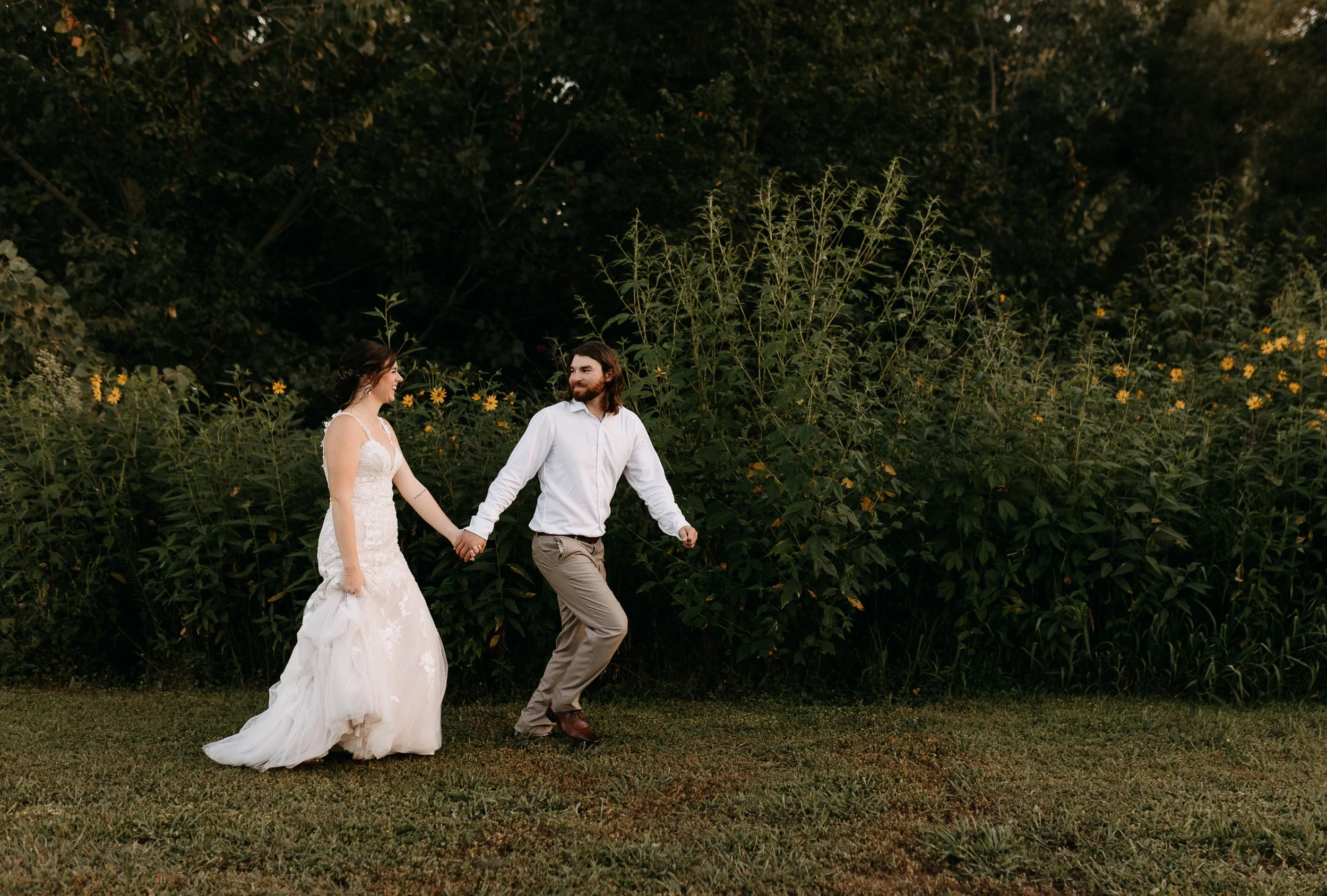 MuellerWedding_Bride+GroomPicturesDuringGoldenHour-11.jpg